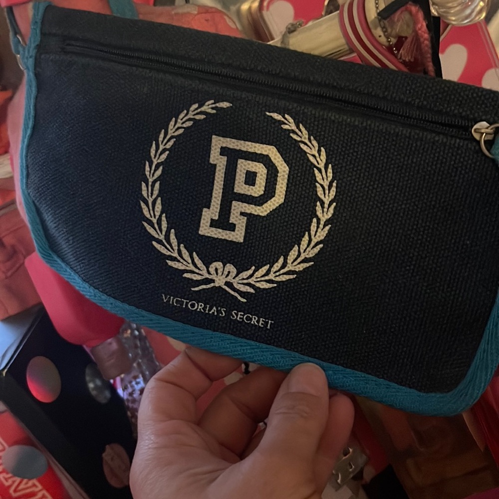 Vs pink pouch great condition